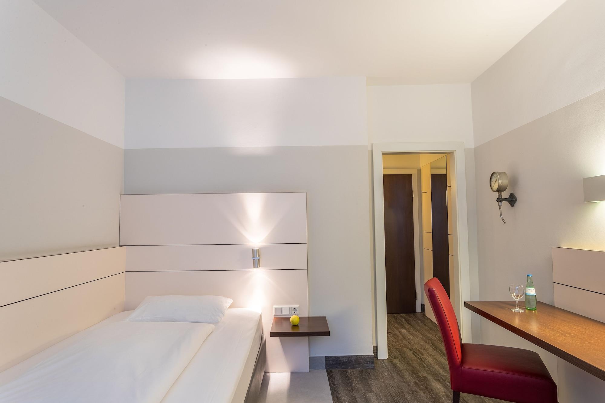 Ferrotel Duisburg - Partner Of Sorat Hotels Exterior photo